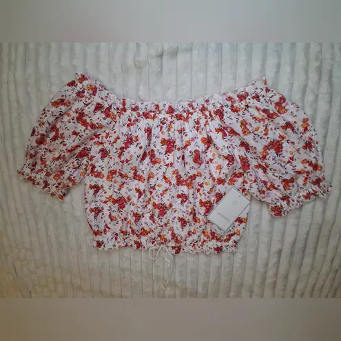 NWT Red and White Smocked Puff Sleeve Blouse with Tie Front Size M
