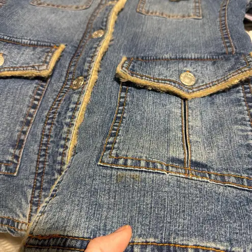 San Joy Y2k 2000s vintage heavy denim coat with faux fur lapel and wrist details!