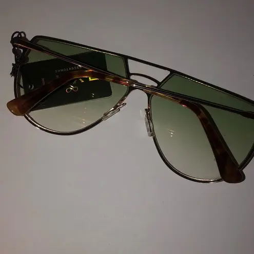 Luxe  brand sunglasses - Image 2