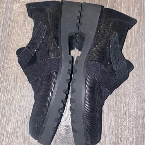 Vaneli Dressy comfortable slip on shoes w/elastic strap on top of shoe. Sz 7.5N Black