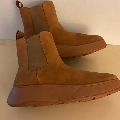 FitFlop women chestnut brown suede platform Chelsea boots size. 9.5