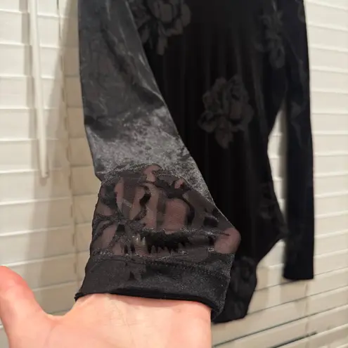 Ganni Black Velvet Sexy Dark Floral Plunge Long Sleeve Bodysuit Size 36 M US 6