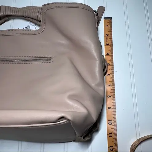 Moda Luxe Tan Tote with Textured Design and Integrated Handle Woven Handbag