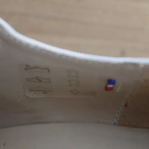 Bocage French Made White Leather Heart Embroidered Derby ShoesSize 39 Gray Size 8