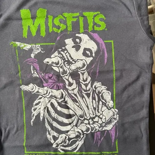 Tshirt by Vinyl misfits Gray