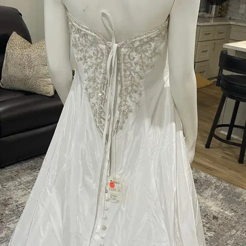 Size 18 Renates Signature Wedding Dress W/Shawl New Retail $1010 White
