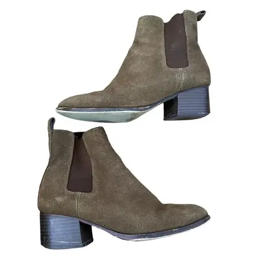 Brown heeled boots comfortable classic fall autumn style pointed toe slip on Size 9