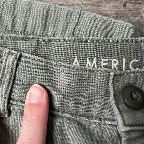 American Eagle  Women’s‎ Green Khaki Cargo Pants Size 2 🦋