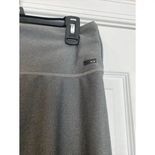 Oakley Womans Capri Athletic Leggings Size Medium Pull On Gray