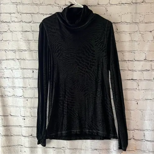 SNO SKINS Long Sleeve Dark Gray Animal Print Turtleneck Top Size Medium USA Made Black