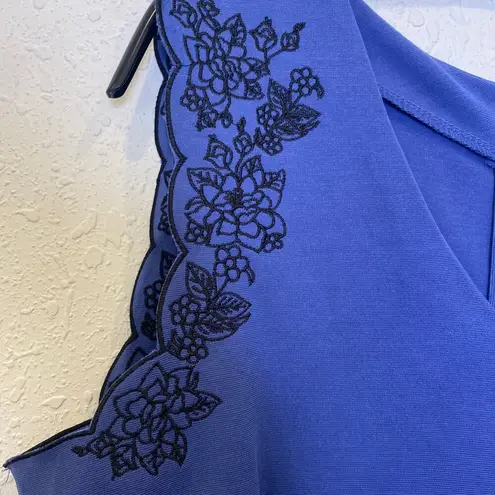 Francesca’s Mi Ami Blue Embroidered Midi Dress NWT Sz L Fit & Flare Stretch Size L