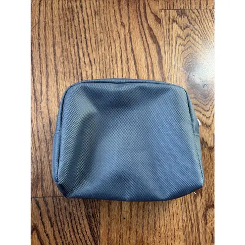 TUMI for DELTA Airlines Travel / Storage Toiletry Bag Nylon Softcase w Amenities Gray