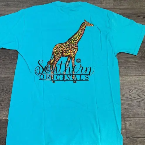 Southern Strut Giraffe Graphic Tee Blue Unisex Medium Casual T
