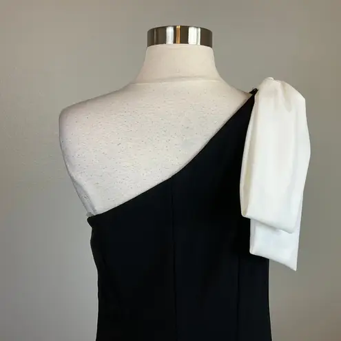One Shoulder Bow Accent Column Evening Gown Size 8 Black Formal Dress by MARINA