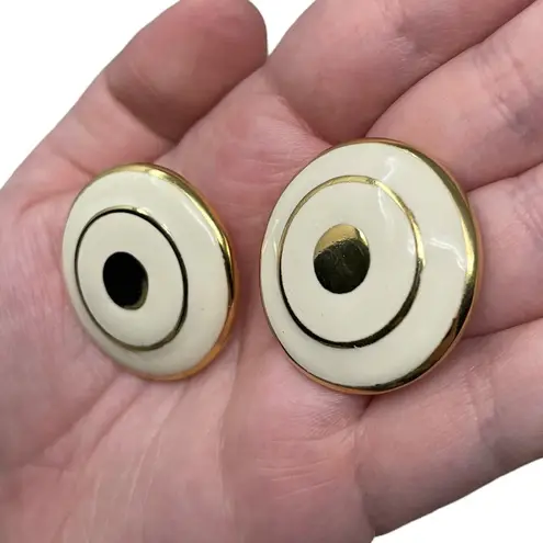 Vintage Made In USA Gold Tone Cream Enamel Large Round Post Earrings Classy
