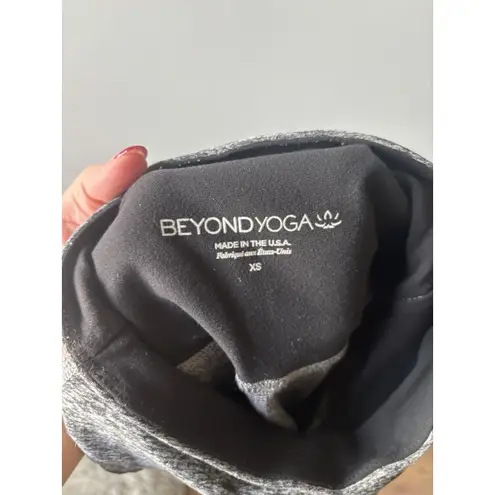 Beyond Yoga  Space Dye Gray Iconic Silhouette Mesh Legging Size XS Yoga