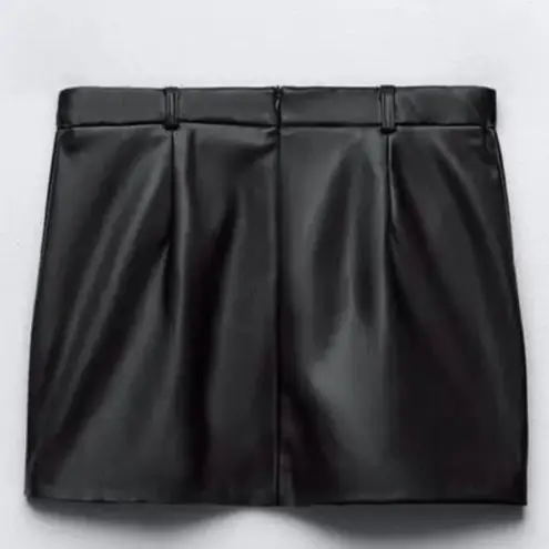 ZARA New Faux Leather Black MINI Skirt Size Large Soft Leather