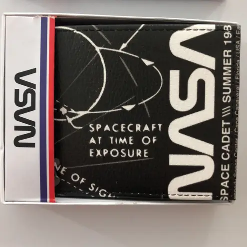 NASA nwt Men's Bifold Space Cadet Wallet