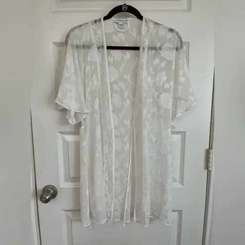 In Bloom Sheer White with Floral Texture and Lace Trim Kimono Robe Size XS - S - Image 5