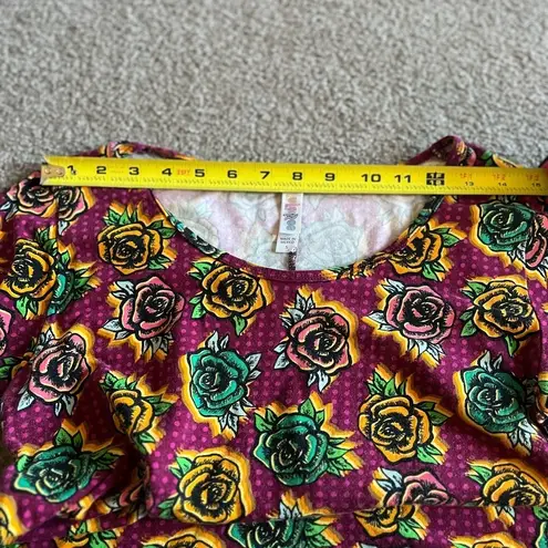 LuLaRoe 2/$12  Women’s Pink Yellow Green Rose Short Leave Stretch Top Size Small