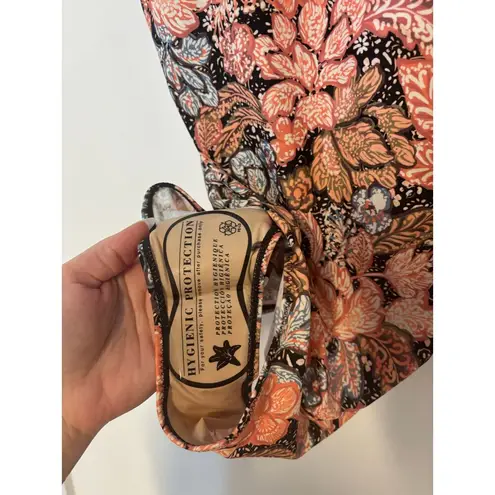 A pea in the pod NWT Square-Neck Maternity One Piece Swimsuit Floral Size M