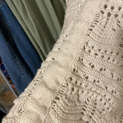 it's our time Crochet Knit V Neck Long Sleeve Cropped Cinch Detail Top Sweater M