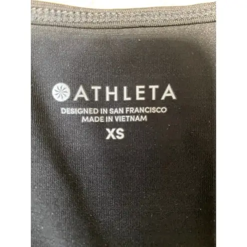 Athleta  Sports Top Black Body Hugging Long Sleeve Many Pockets & Thumb Holes