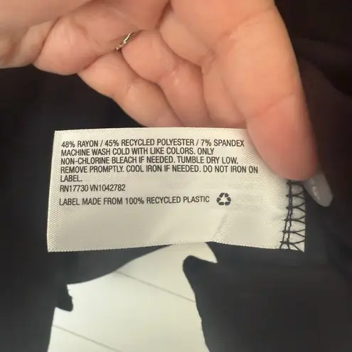 Isabel Ingrid Isabel Women’s XXL Black Nursing Friendly Top New