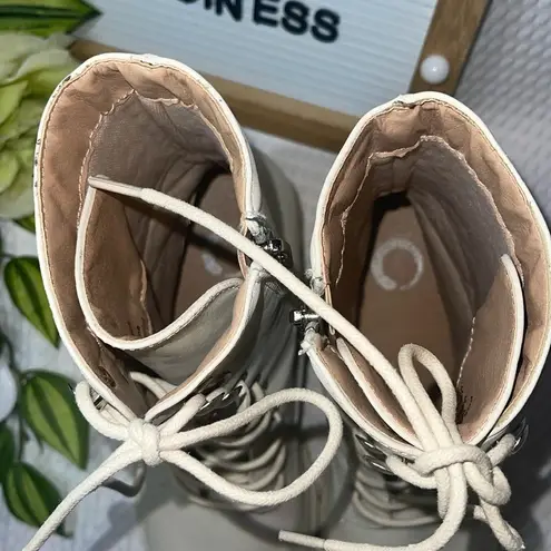 Journee Collection 🥰 MADELYNN Bone Faux Leather Lace Up/Zip Combat Boots S…