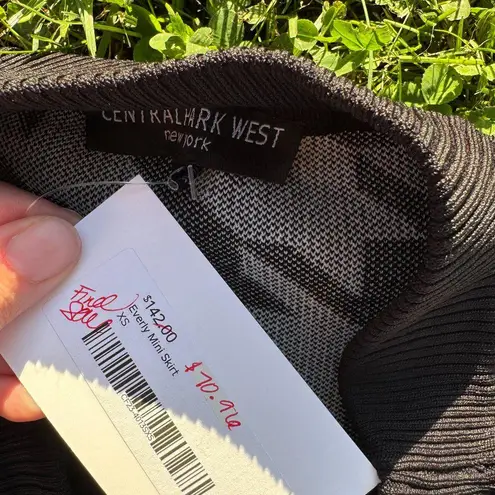 Central Park West Nwt Everly Mini Skirt Black White Pattern Stretch