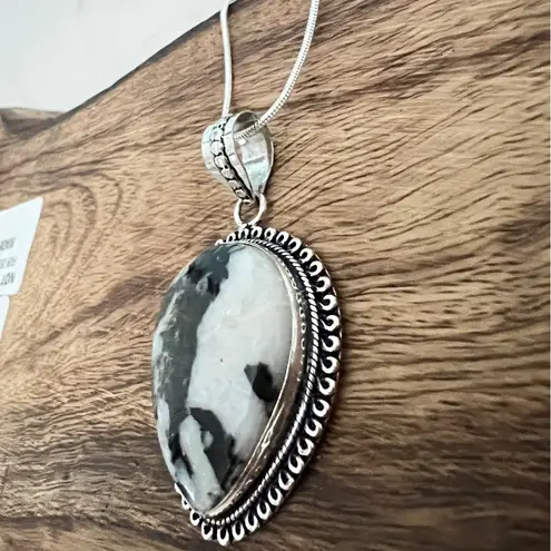 925 Sterling Silver White buffalo Turquoise Necklace Womens Gemstone Jewelry Black