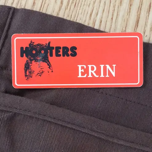 Hooters Bin 32 #16 Girl Worn Vintage Uniform Money Pouch Brown & “Erin” Name Tag
