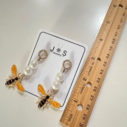 Elegant Pearl Bee Drop Earrings | Gold Enamel Insect Jewelry Vintage Style NWT Yellow
