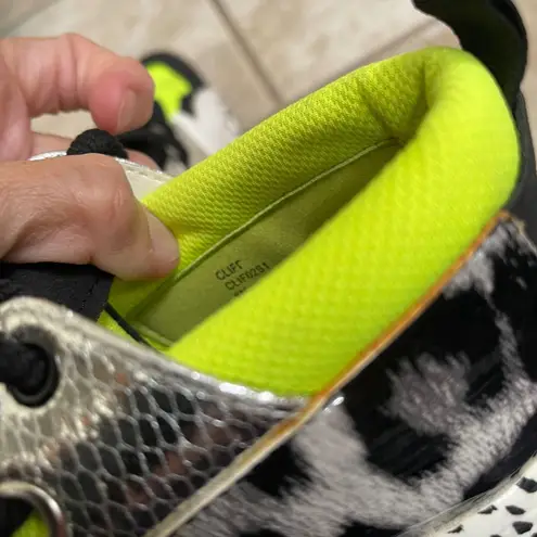 Steve Madden  Animal Print Sneakers Shoe Women's Size 6 m pre owned platform