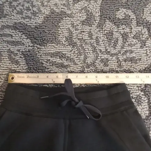 Lululemon  Athletica Scuba High Rise Womens Short Relaxed Fit Size 2 - Image 7