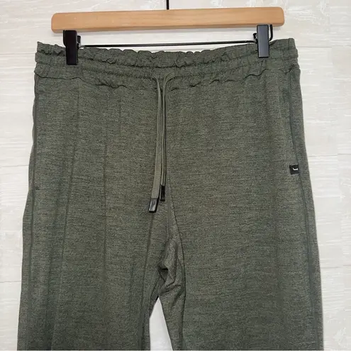 Jaanuu Women's Green High Rise Relaxed Fit Jogger Scrub Pants size medium