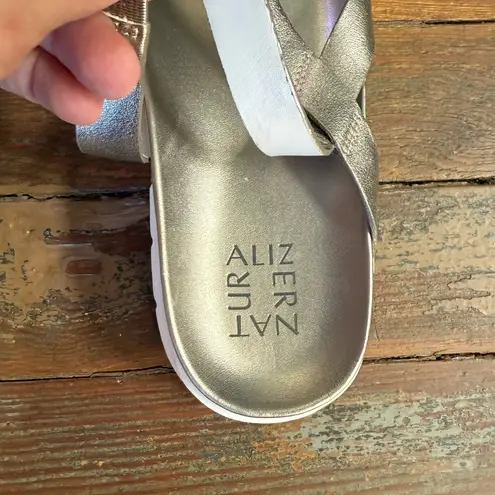 Naturalizer Jubalee Faux Leather Slingback Metallic Sandals ~ Size 9.5 💛🍄