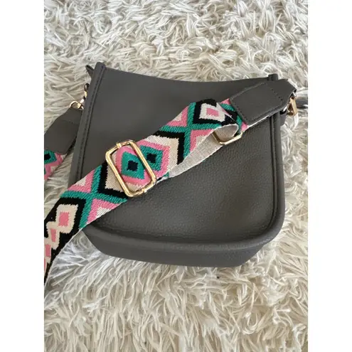 Montana West Gray Pebble Grain Crossbody Bag With Colorful Geometric Strap - Image 3