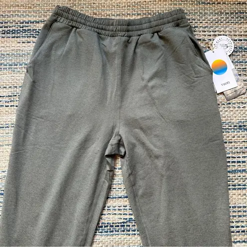 Vuori NWT Boyfriend Jogger in Laurel Heather Green Size X-Small