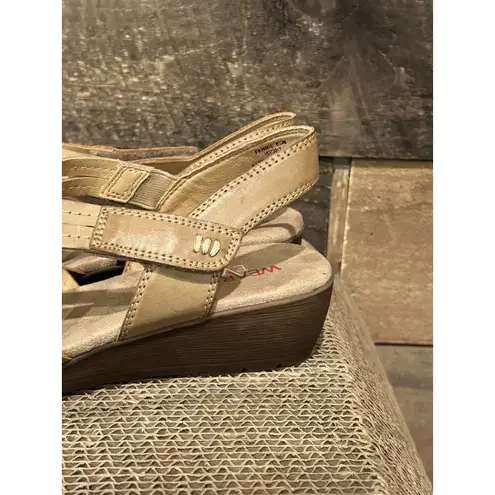 WEAR.EVER FANNIE TAUPE FAUX LEATHER CRISS