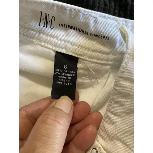 INC International Concepts Denim White Jean Capris Bead Detail Size 6 Low Rise
