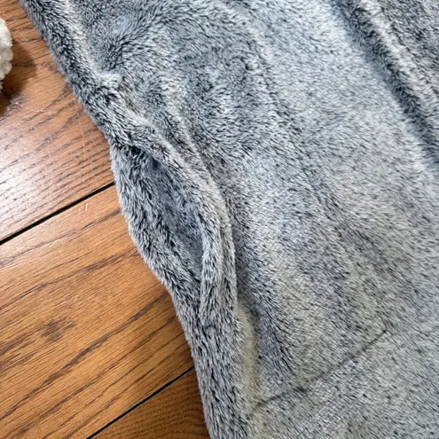 Natori Zip Kaftan Bathrobe House Coat SZ S Sherpa Fuzzy Fleece Gray Cozy