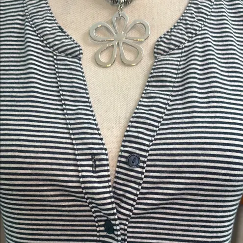 Riders By Lee Blue and White Short Sleeve Cols Shoulder Ruffled Blouse