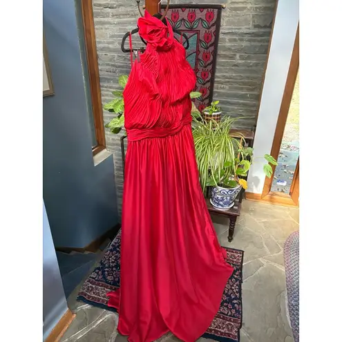 Mac Duggal Women's Rosette Halter Chiffon Evening Gown Size 24