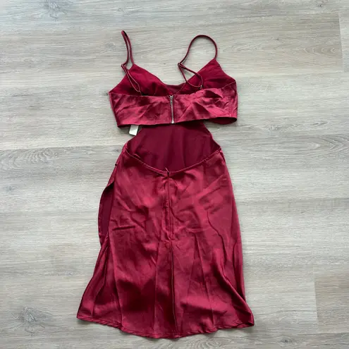 Selfie Leslie Shaken Not Stirred Cut-Out Waist Pleat Detail Mini Dress in Wine