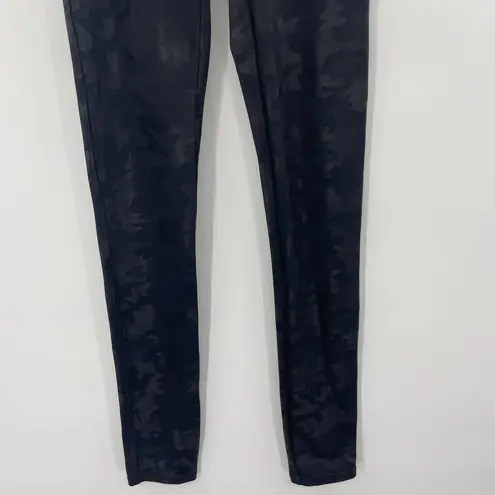 Spanx  Faux Leather Camo Legging Matte Black Camo Size Small