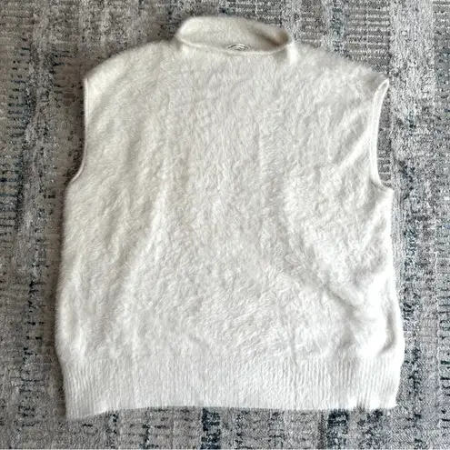 Anthropologie  Off White Fuzzy Crew Neck Bouclé Sweater Vest Size Large Oversized