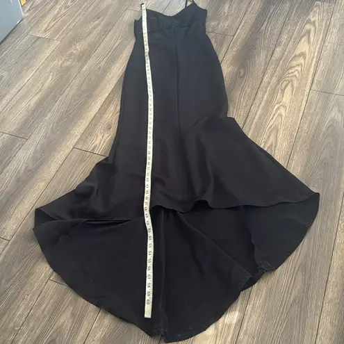 Elegant Black Evening Gown with a train XS