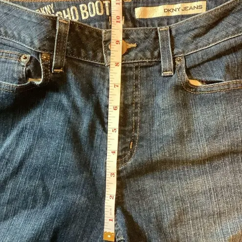 Donna Karan SOHO Boot Cut, Mid Rise, Very Flattering Jeans.