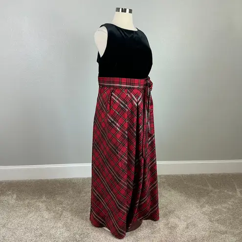 Slny Sleeveless Velvet and Plaid Long A-Line Evening Gown Black and Red Size 22W